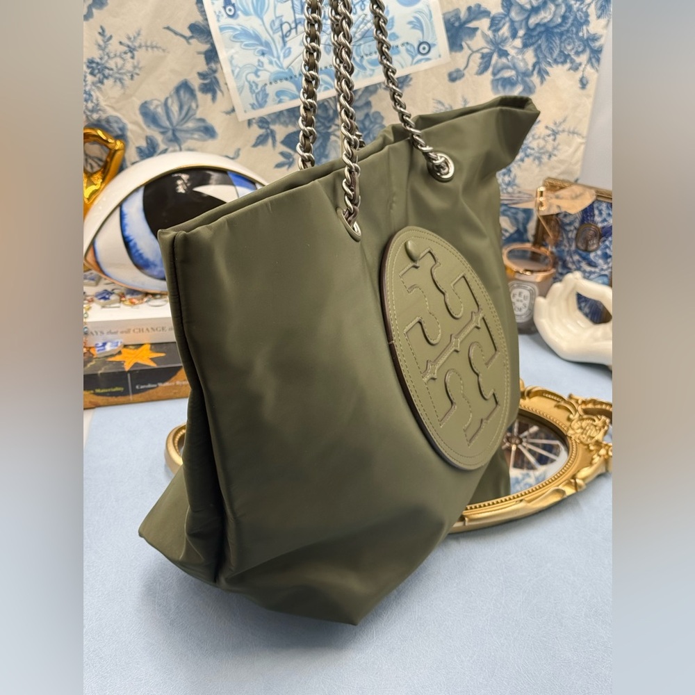 🆕 TORY BURCH 🧿 NWOT Ella Chain Tote, Olive Green - AUTHENTICATED - Picture 4 of 14